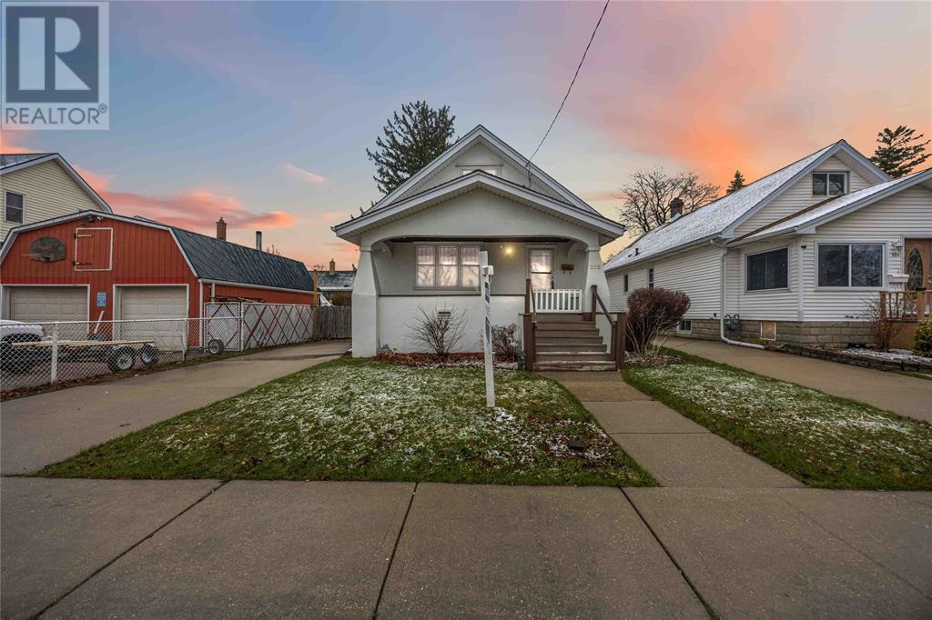 222 Shepherd St, Sarnia, ON N7T 3J5