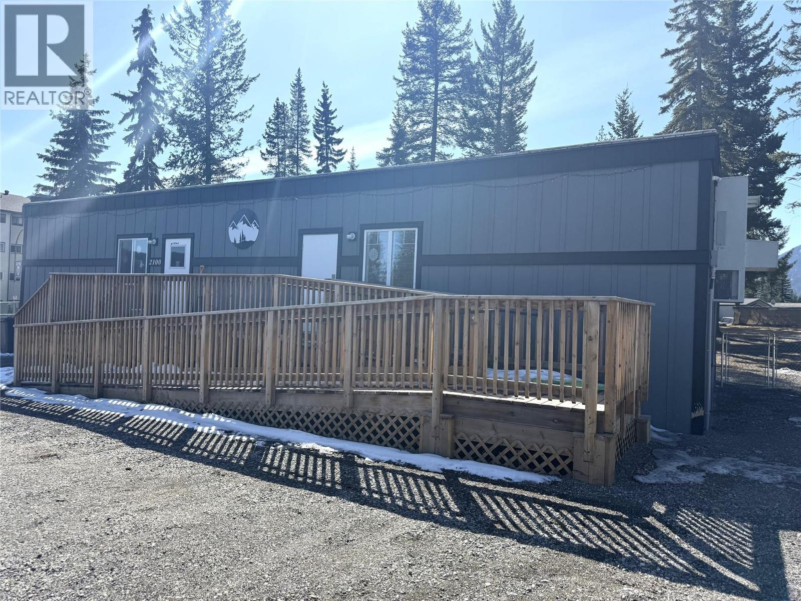2100 Balmer Dr, Elkford, BC V0B 1H0