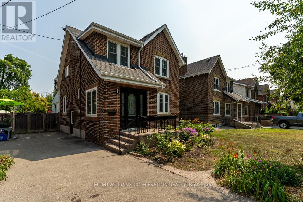 39 Court St N, Milton, ON L9T 2S2
