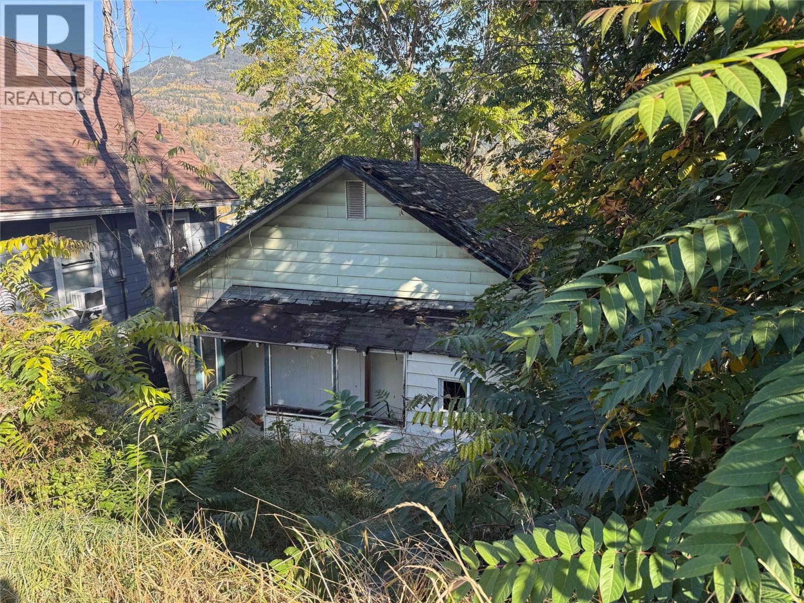 1414 Ash St, Trail, BC V1R 3Y7