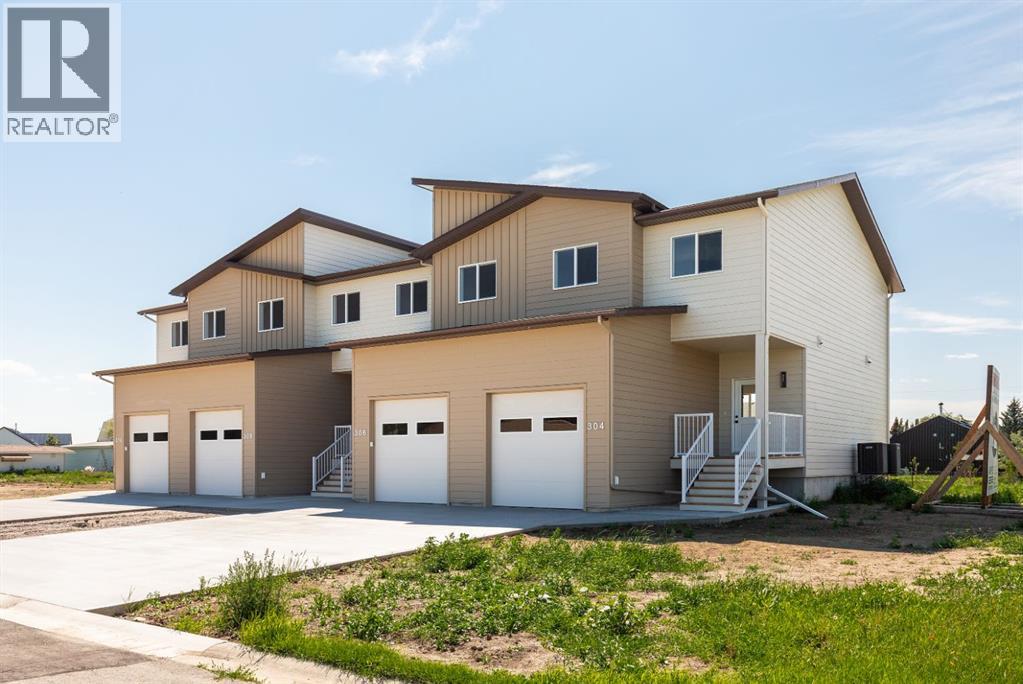 304 S 50 W, Raymond, AB T0K 2S0