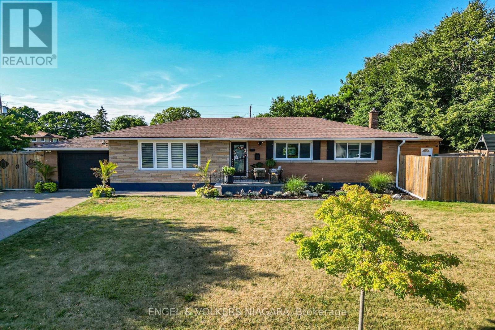 90 Rose Ave, Thorold, ON L2V 3C8