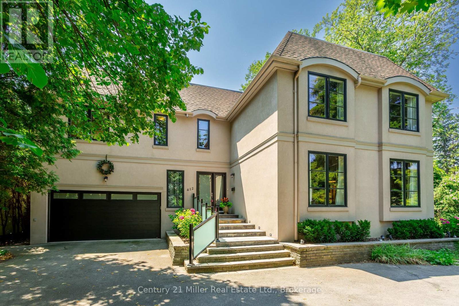 412 Maple Grove Dr, Oakville, ON L6J 4V7