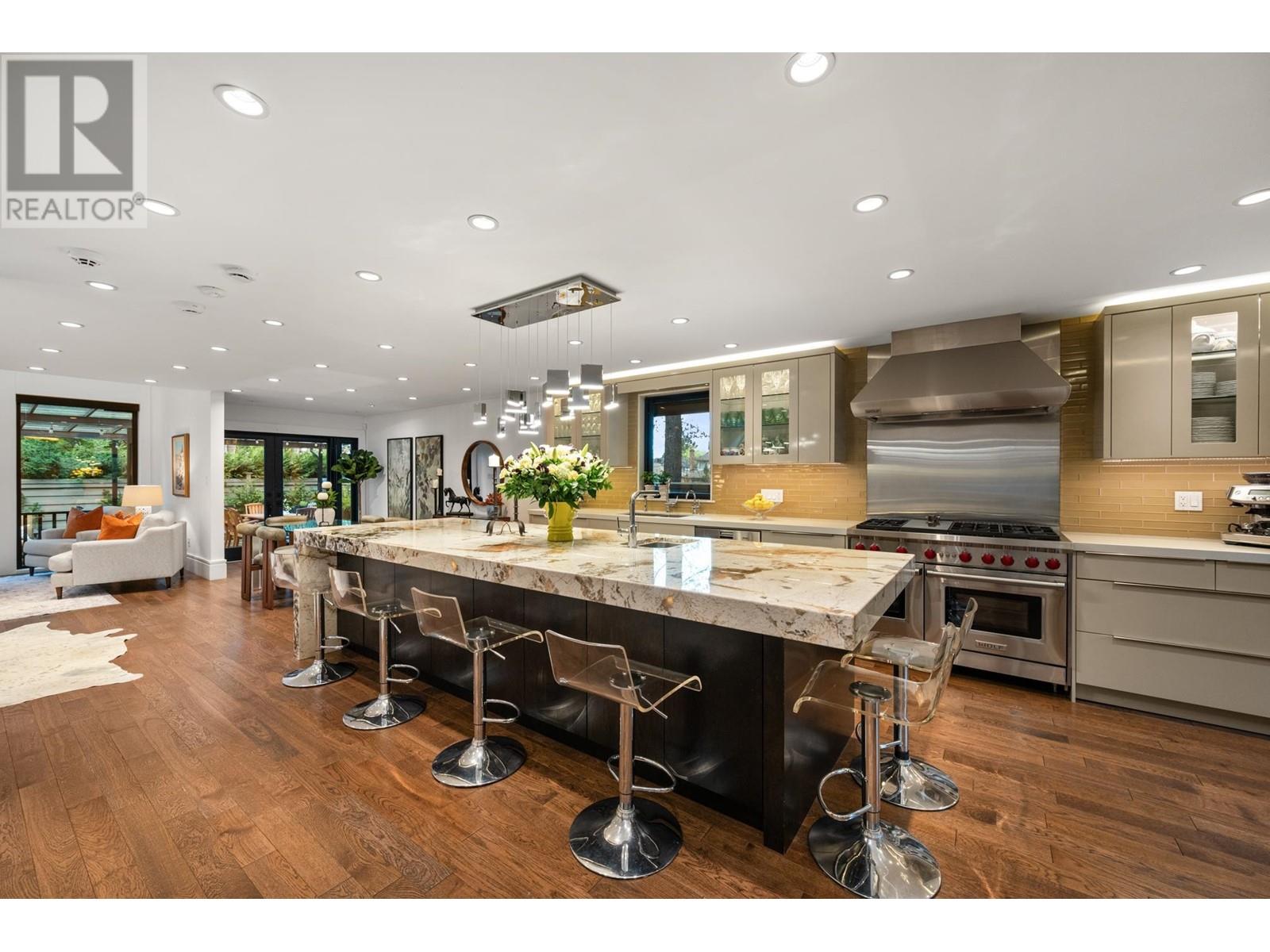 4005 Vine St, Vancouver, BC V6L 3C1