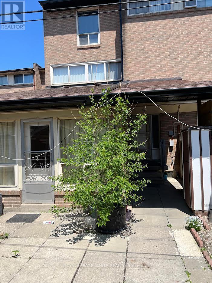 85 248 John Garland Blvd, Toronto, ON M9V 1N8