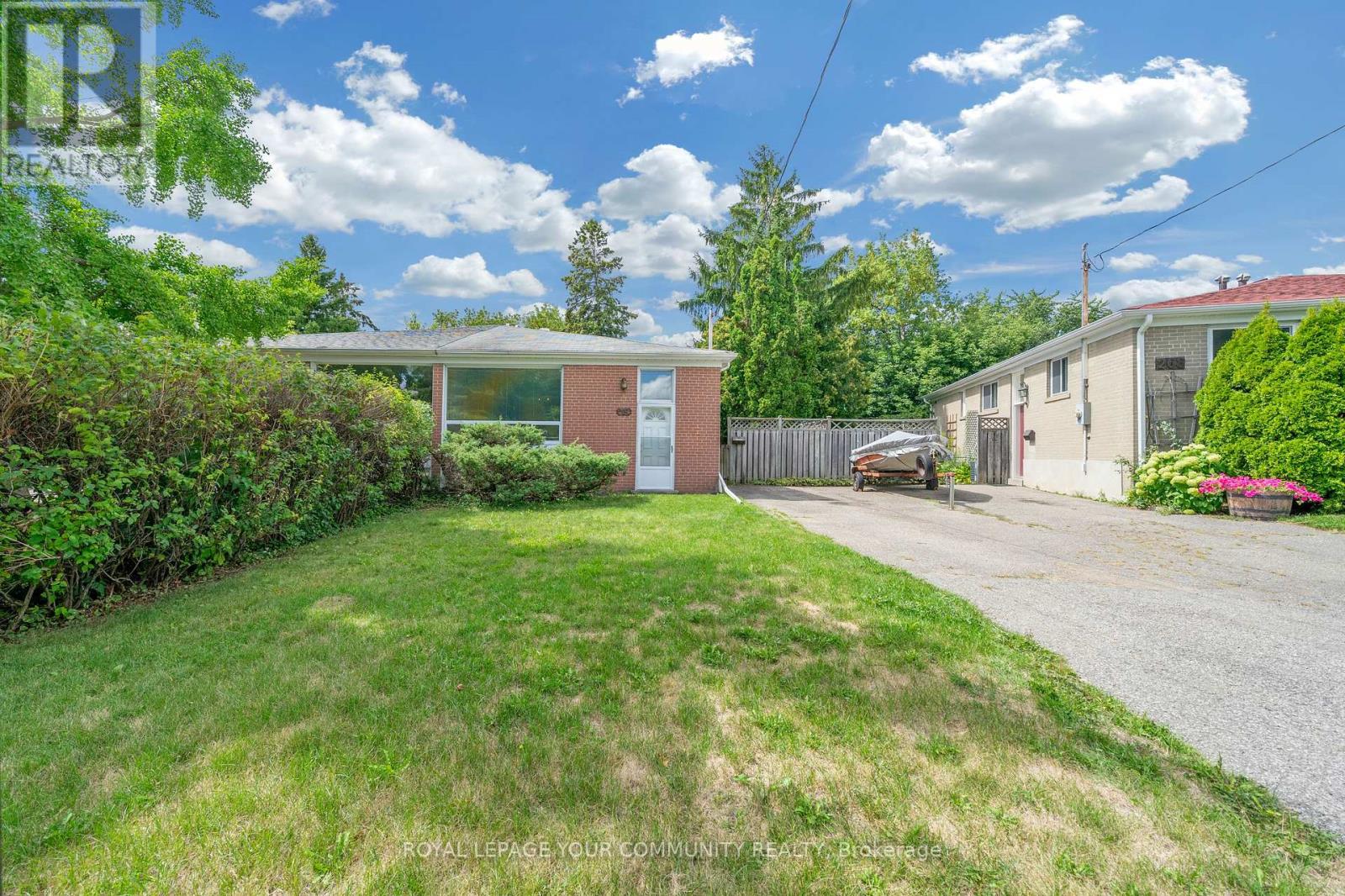 264 Mc Convey Dr, Richmond Hill, ON L4C 3K2