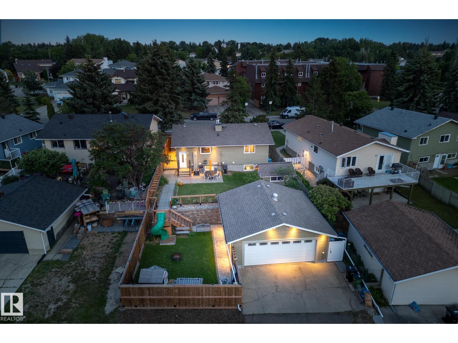 40 Av Nw Unit 6136, Edmonton, AB T6L 1N7