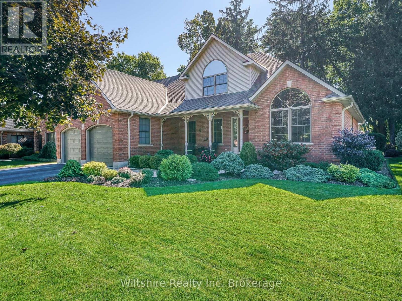 5 Whispering Pine Ln, Tillsonburg, ON N4G 5V4