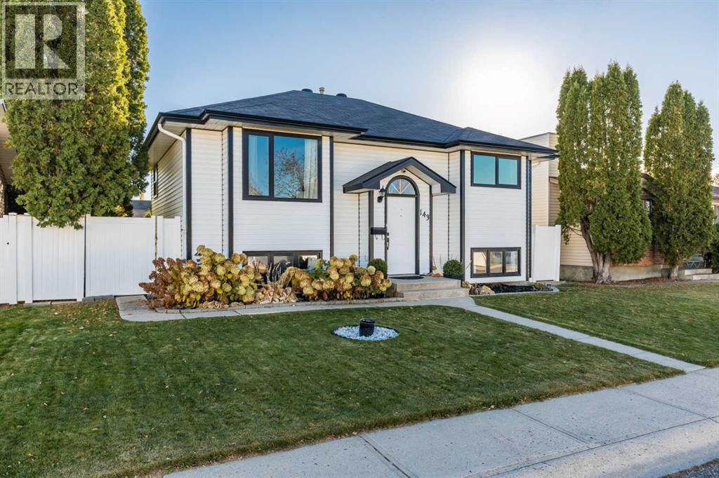 143 Stapeford Cres SE, Medicine Hat, AB T1B 3Y8