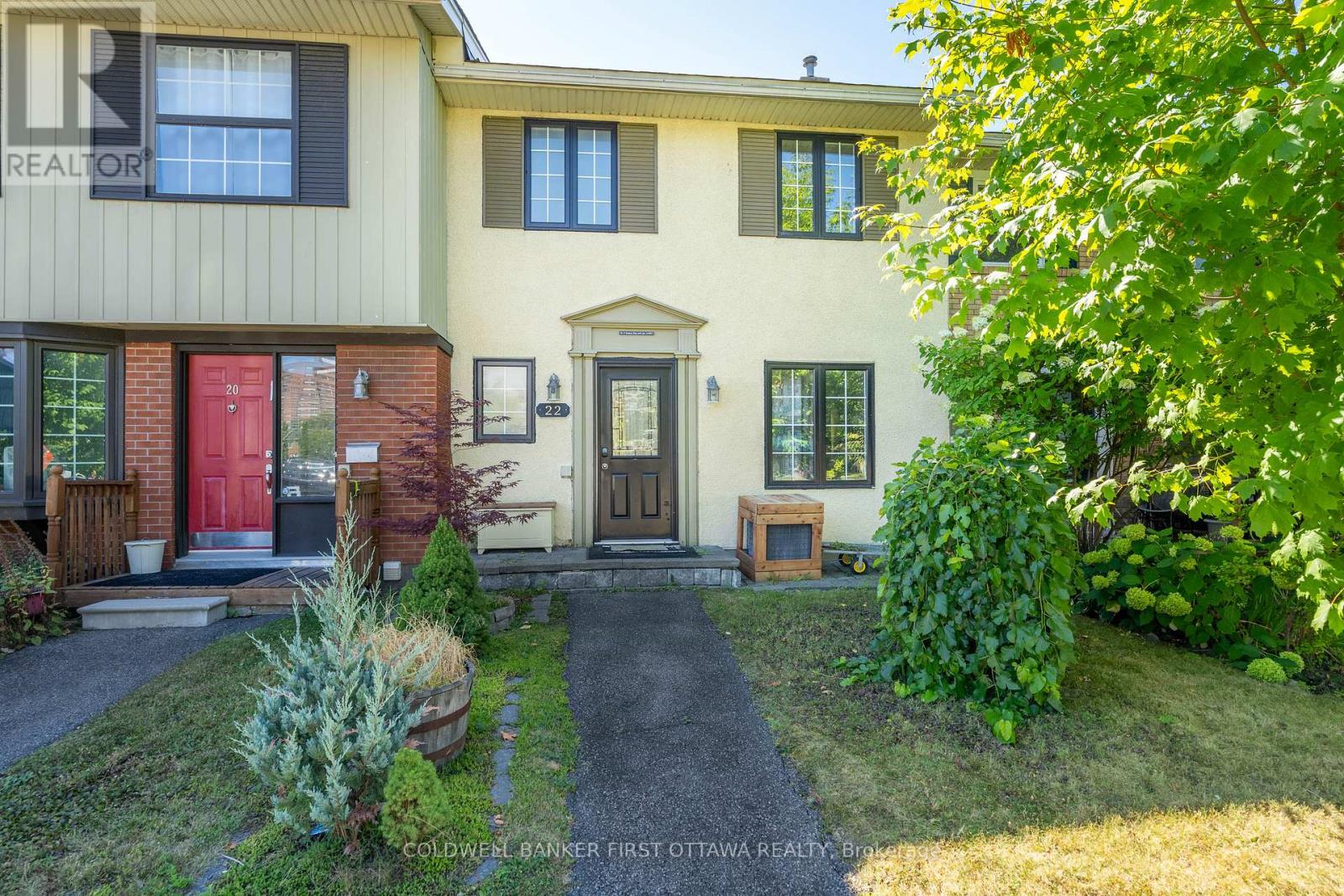 22 Monterey Dr, Ottawa, ON K2H 7A6