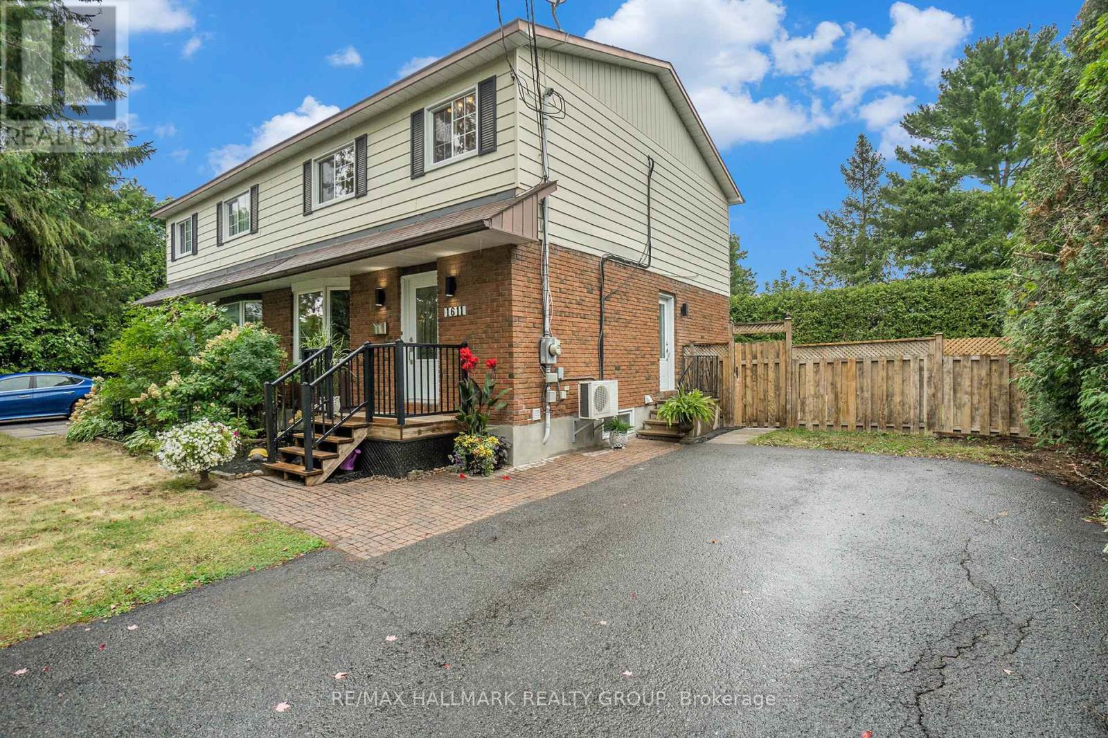 1611 Belcourt Blvd, Ottawa, ON K1C 5A3