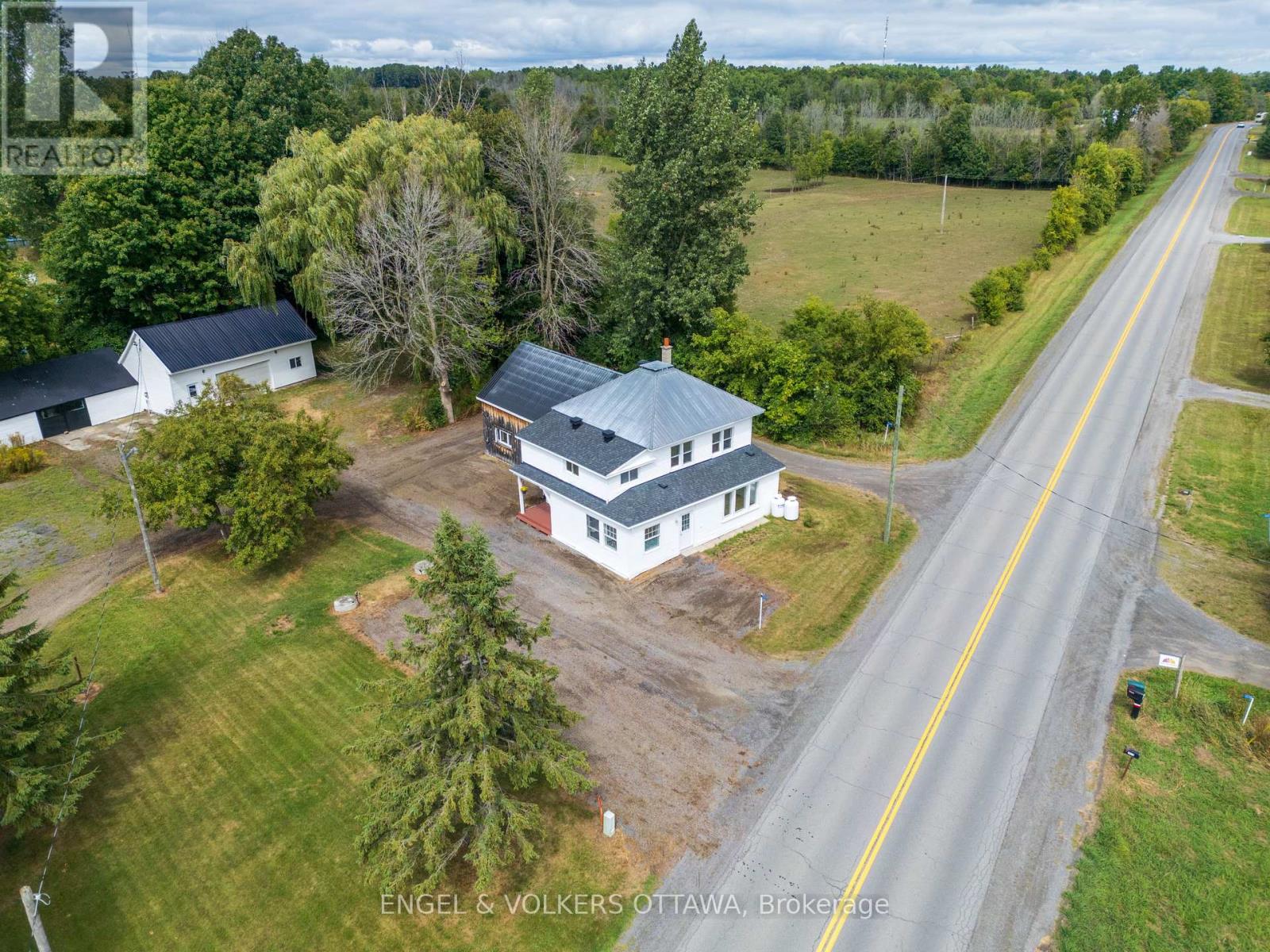 3012 County 21 Rd, Edwardsburghcardinal, ON K0E 1X0