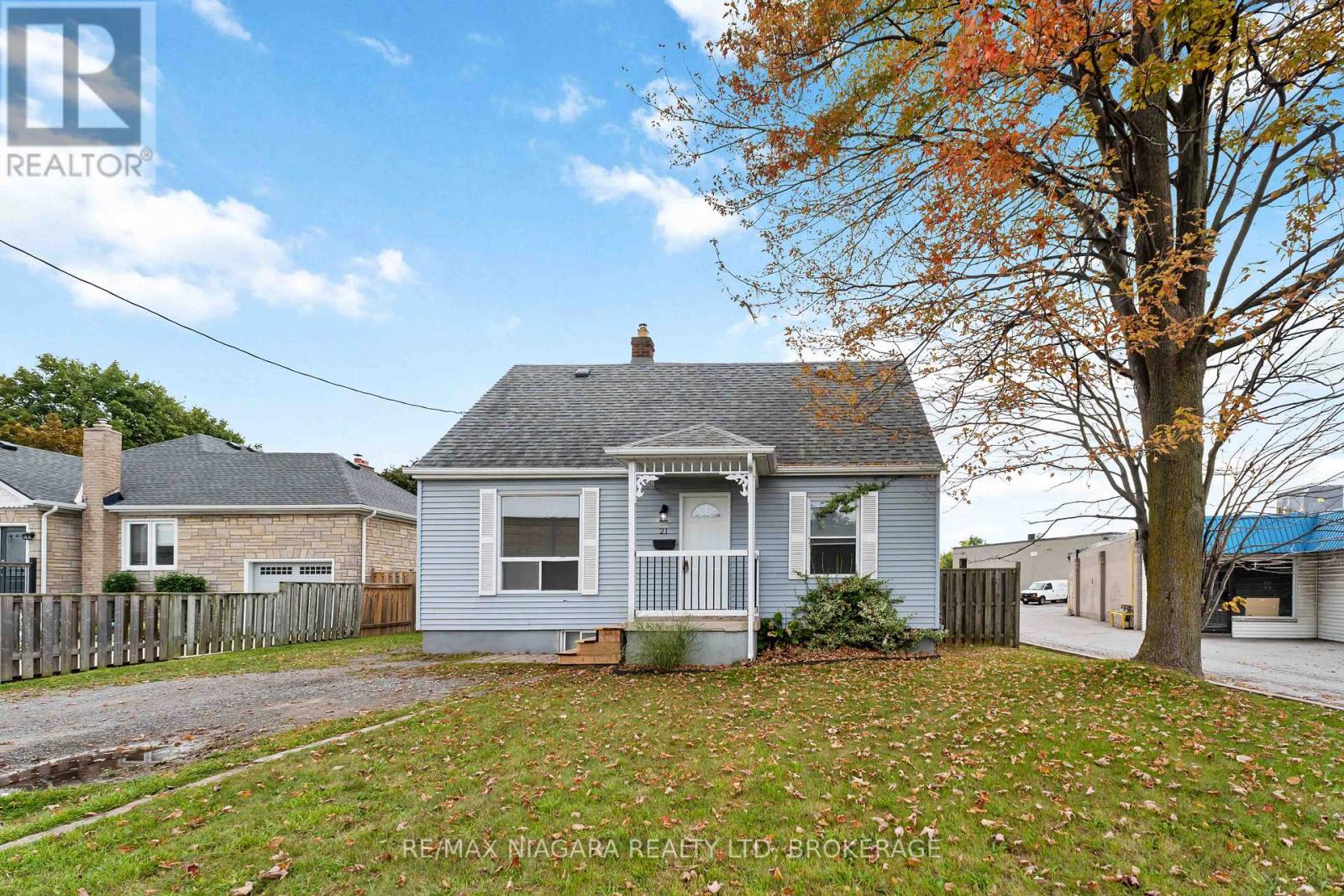 21 Maywood Ave, St. Catharines, ON L2R 1C5