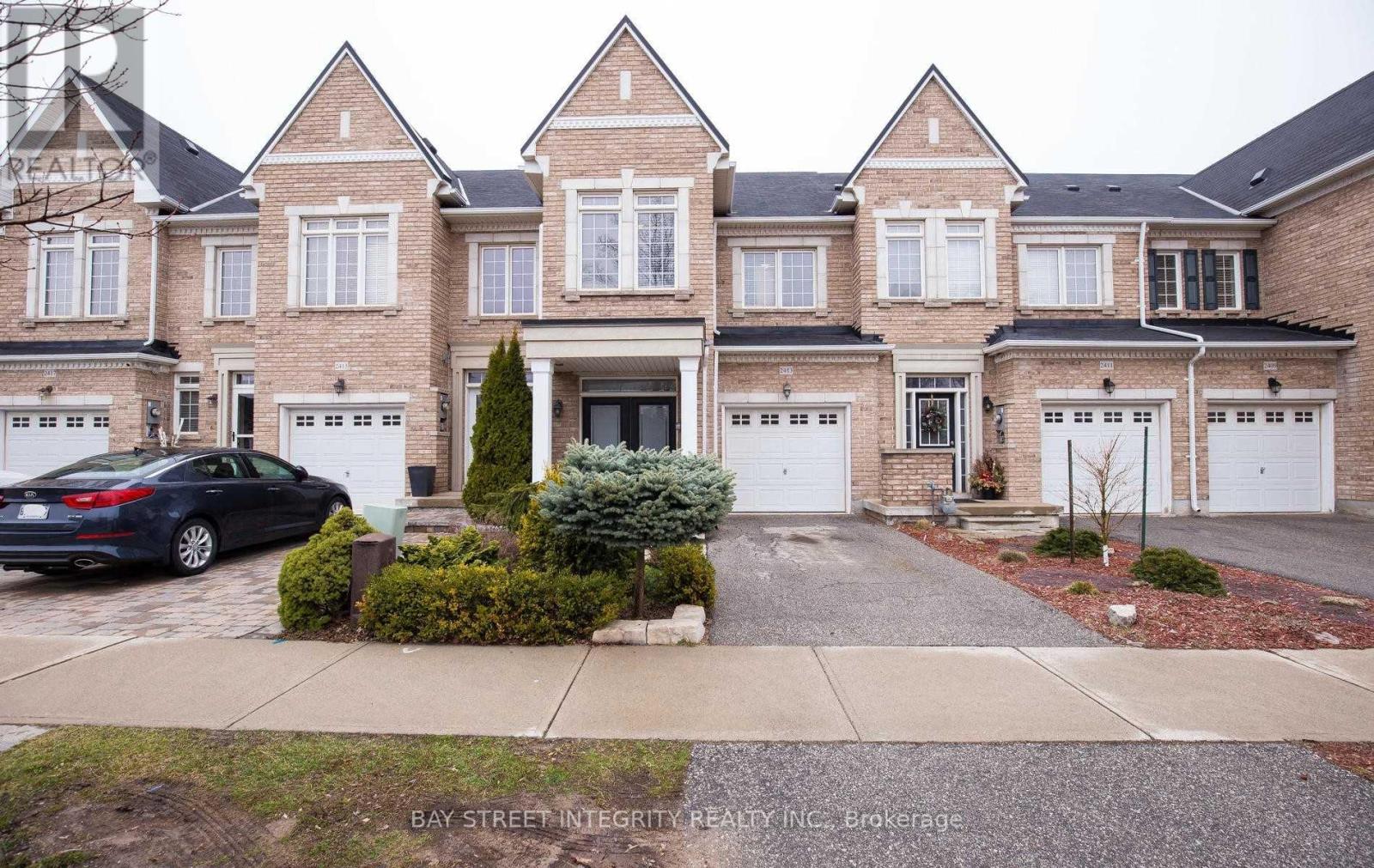 2413 Grand Oak Trl, Oakville, ON L6M 0J4