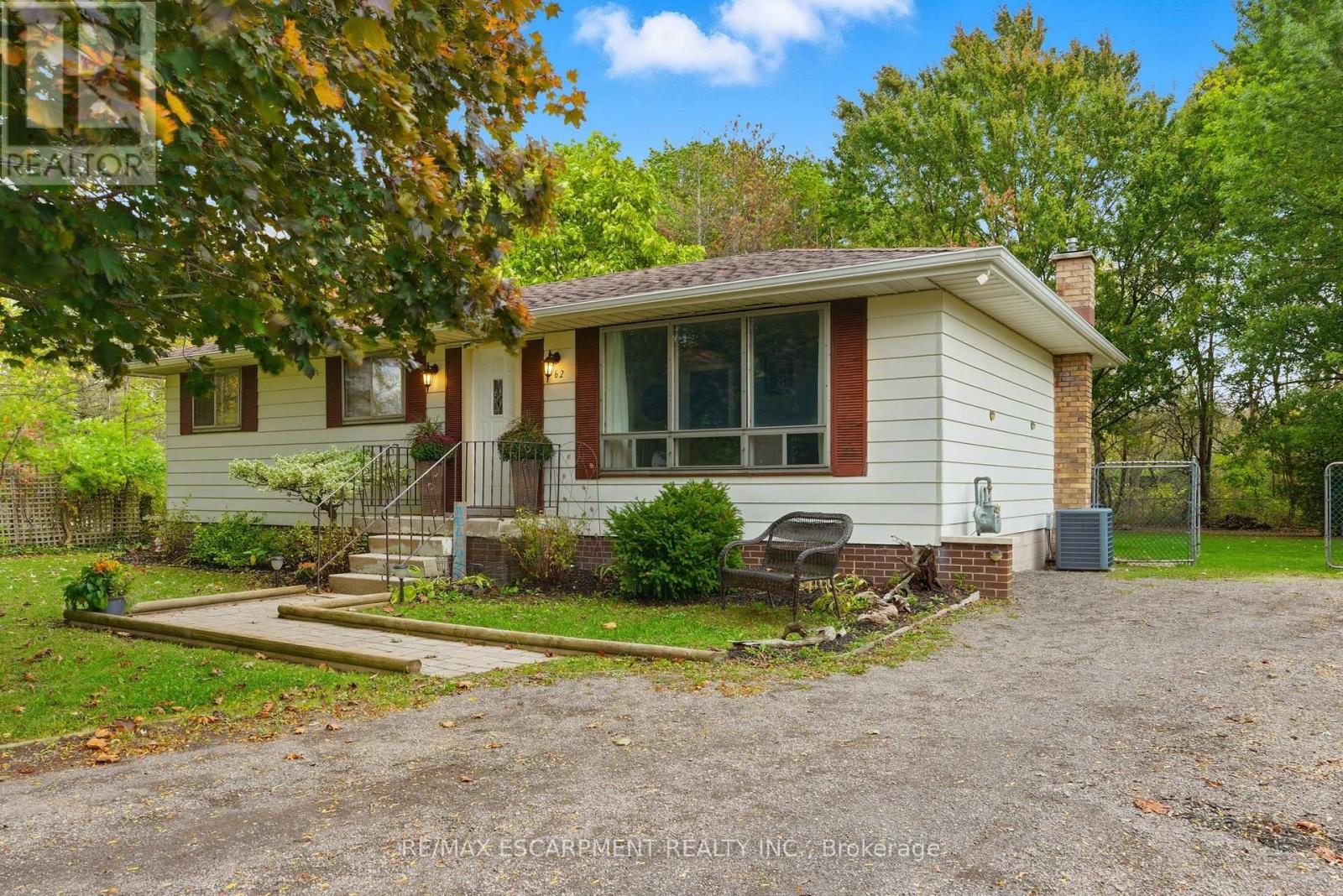 62 Oswego Park Rd, Haldimand Dunnville, ON N1A 2W2