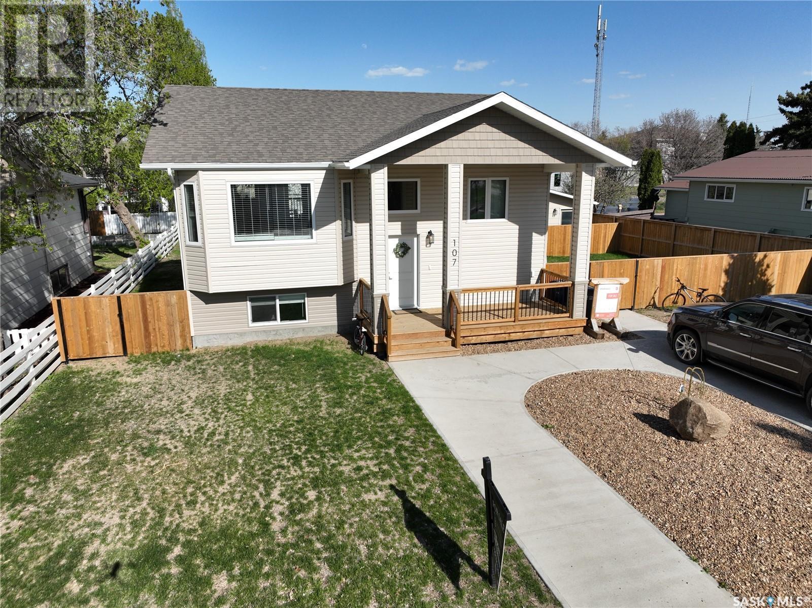 107 Valleyview Dr, Caronport, SK S0H 0S0