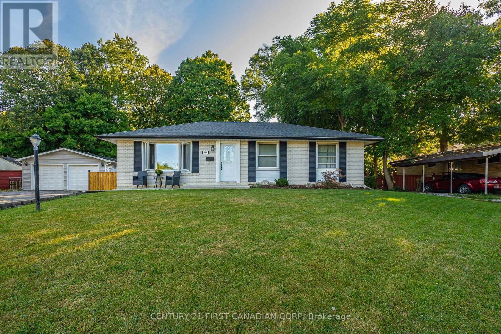 384 Briarhill Ave, London, ON N5Y 1N9