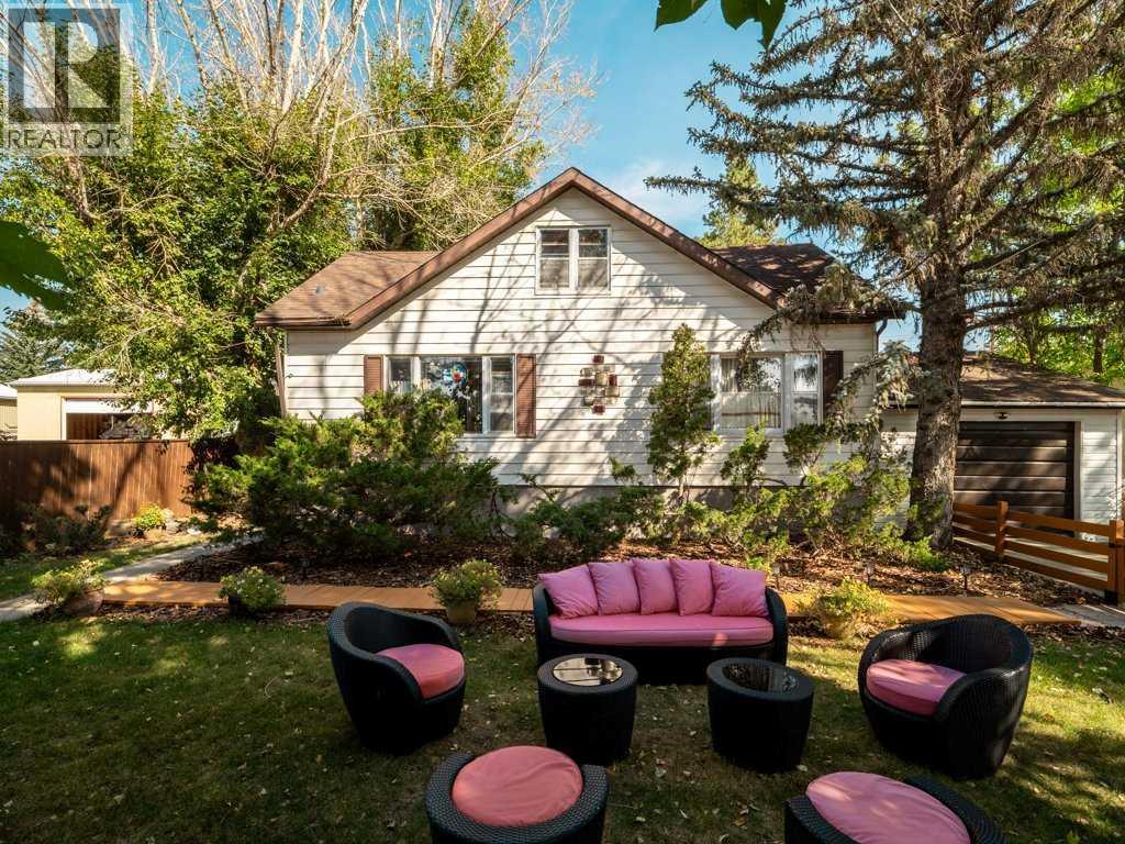 121 Center Ave, Milk River, AB T0K 1M0