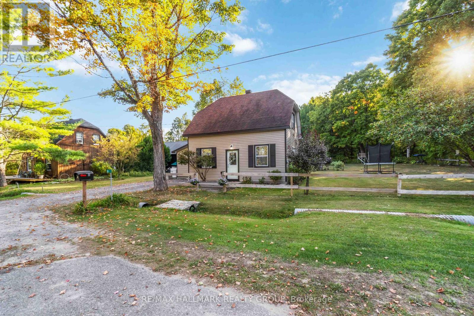 6 Algonkin Trl, Mcnabbraeside, ON K7S 3G7
