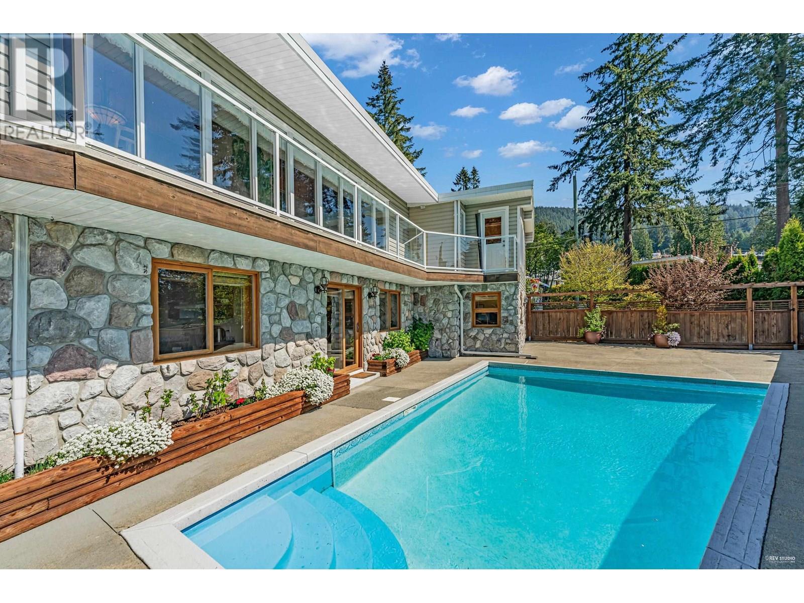 4323 Valencia Ave, North Vancouver, BC V7N 4A7