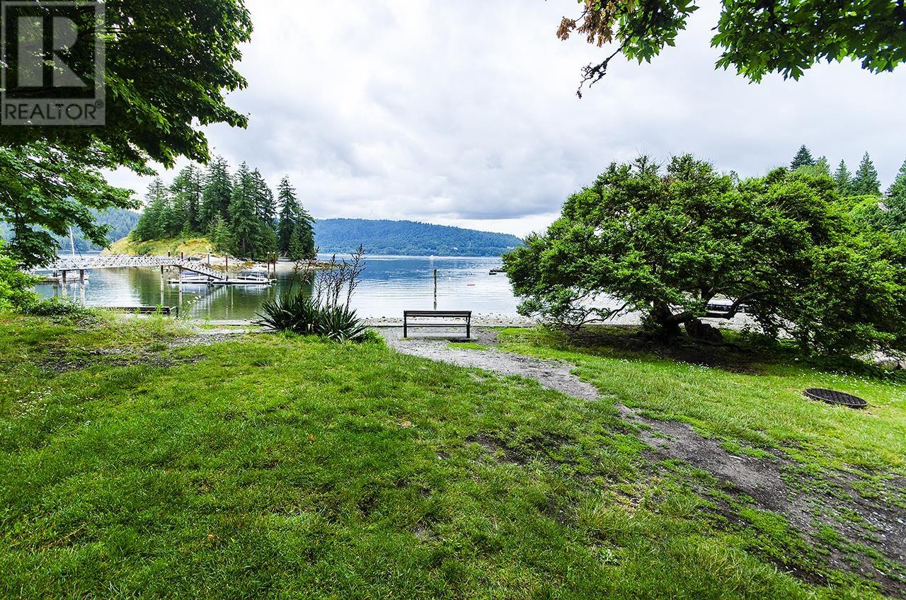 4630 Strathcona Rd, North Vancouver, BC V7G 1G3