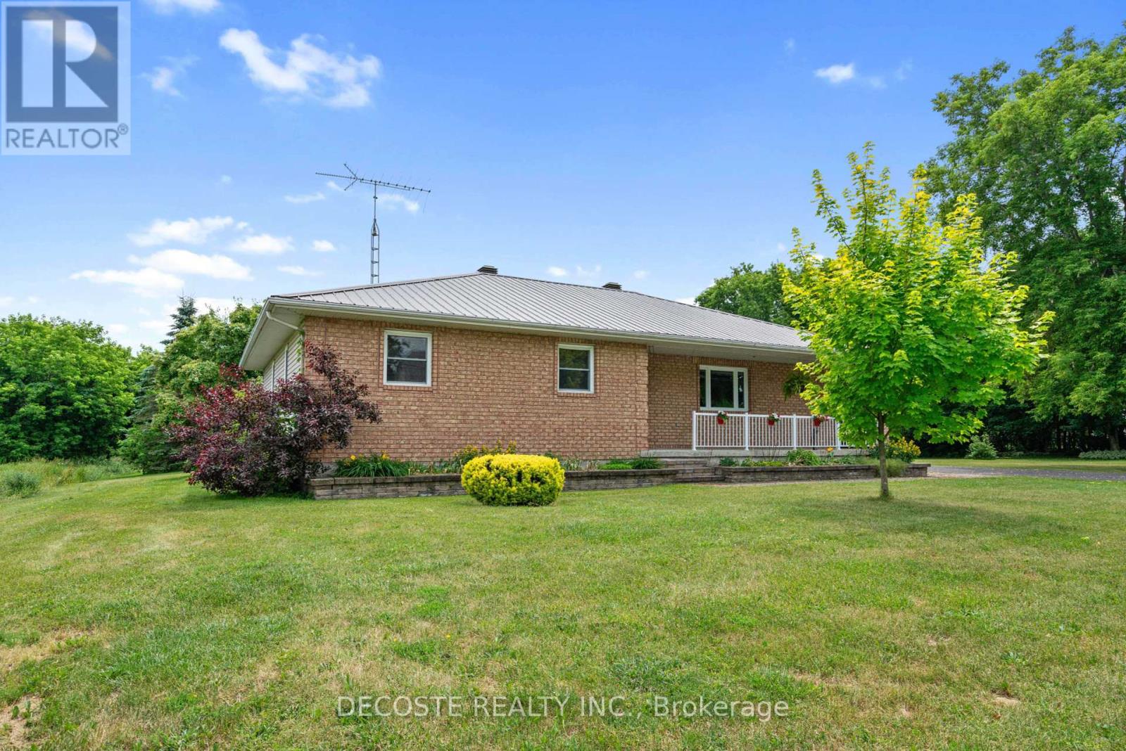 21890 County 10 Rd, North Glengarry, ON K0B 1H0