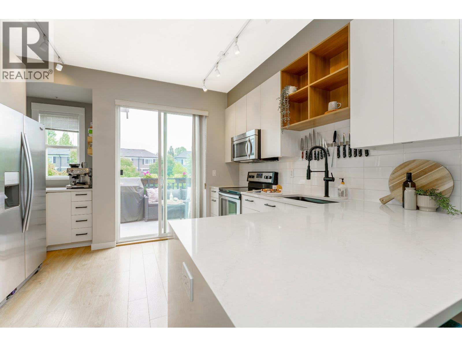 10974 Barnston View Road Unit 5, Pitt Meadows, BC V3Y 0B9