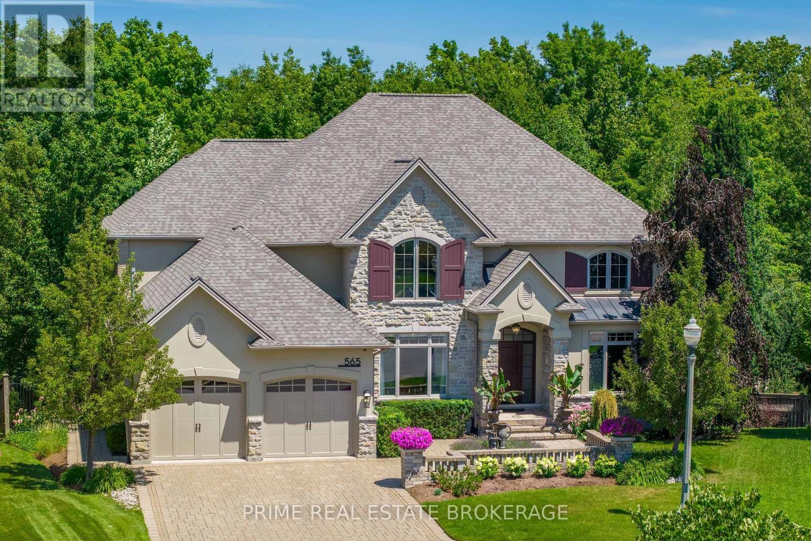 565 Eagletrace Dr, London, ON N6G 0E8