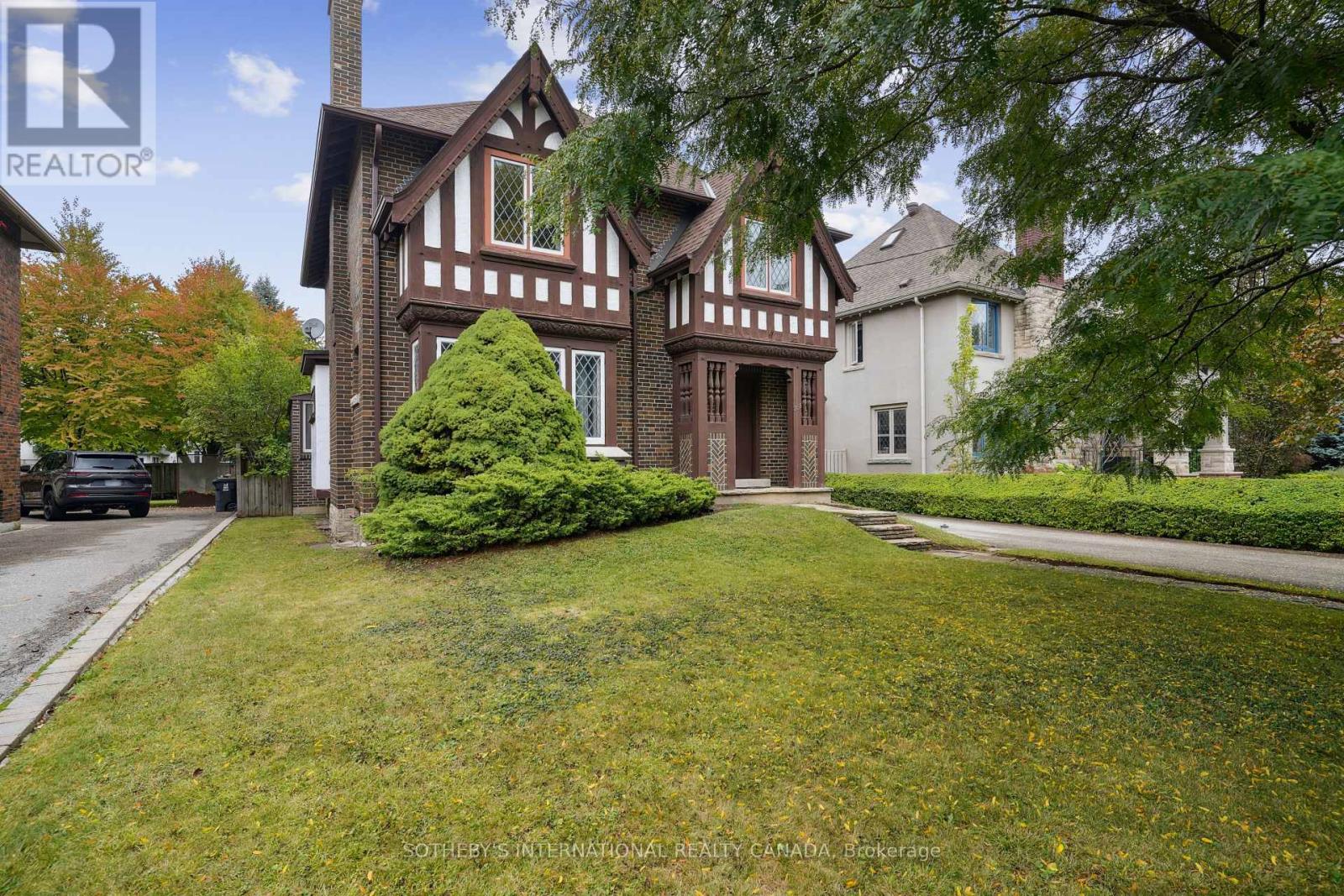 258 Lytton Blvd, Toronto, ON M5N 1R6
