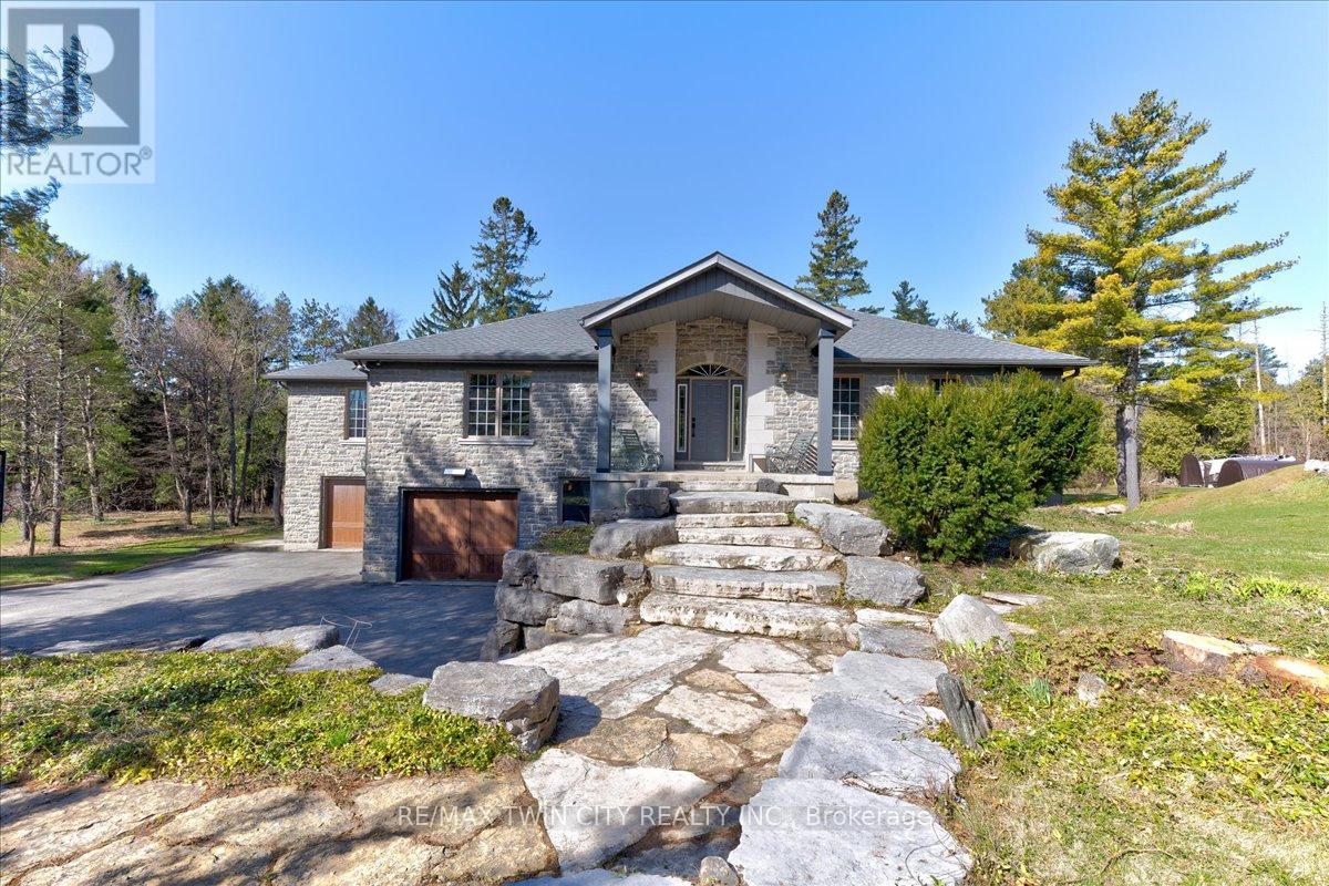 20 Grandy Ln, Cambridge, ON N1R 8K2