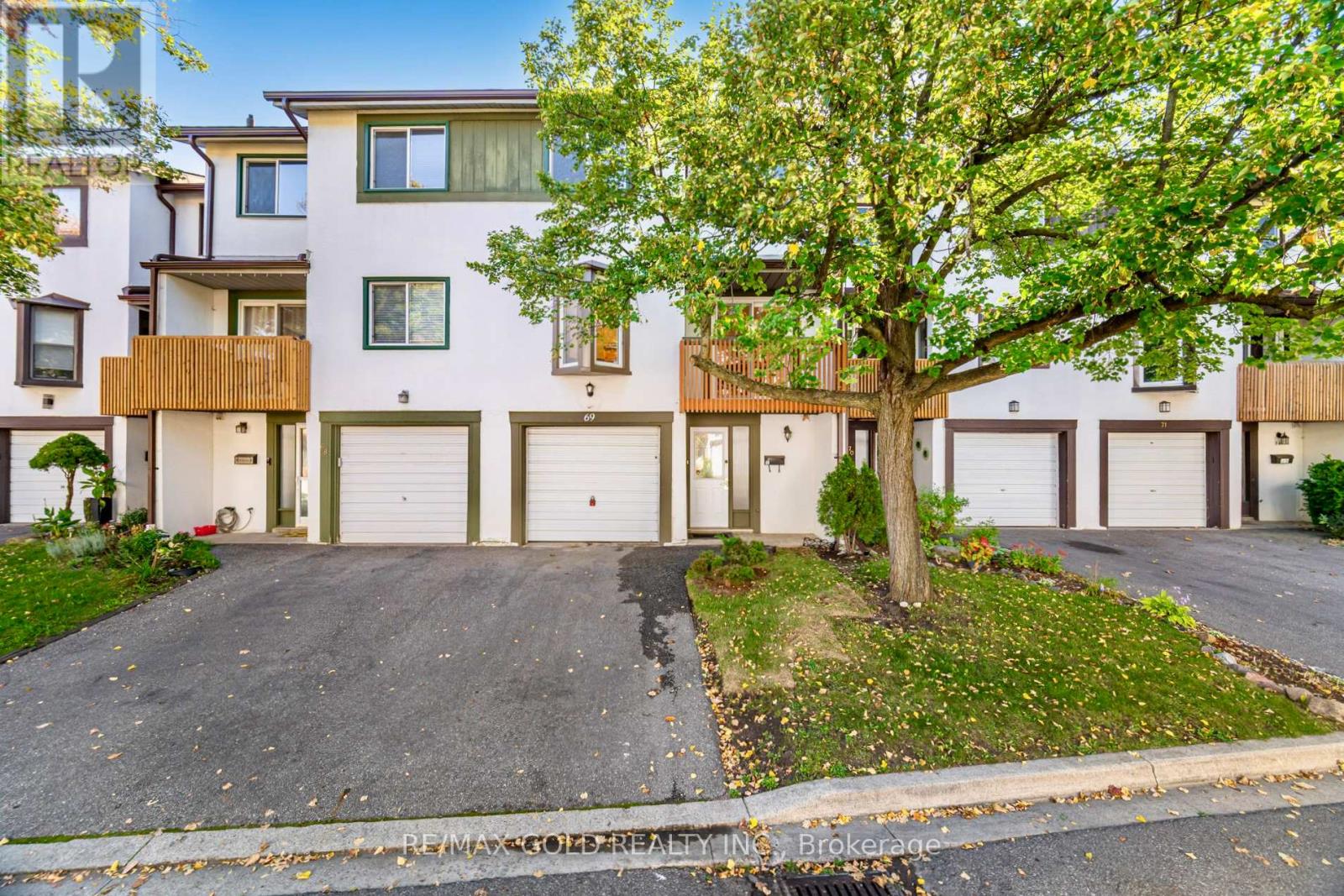 69 2651 Aquitaine Ave, Mississauga, ON L5N 1V5