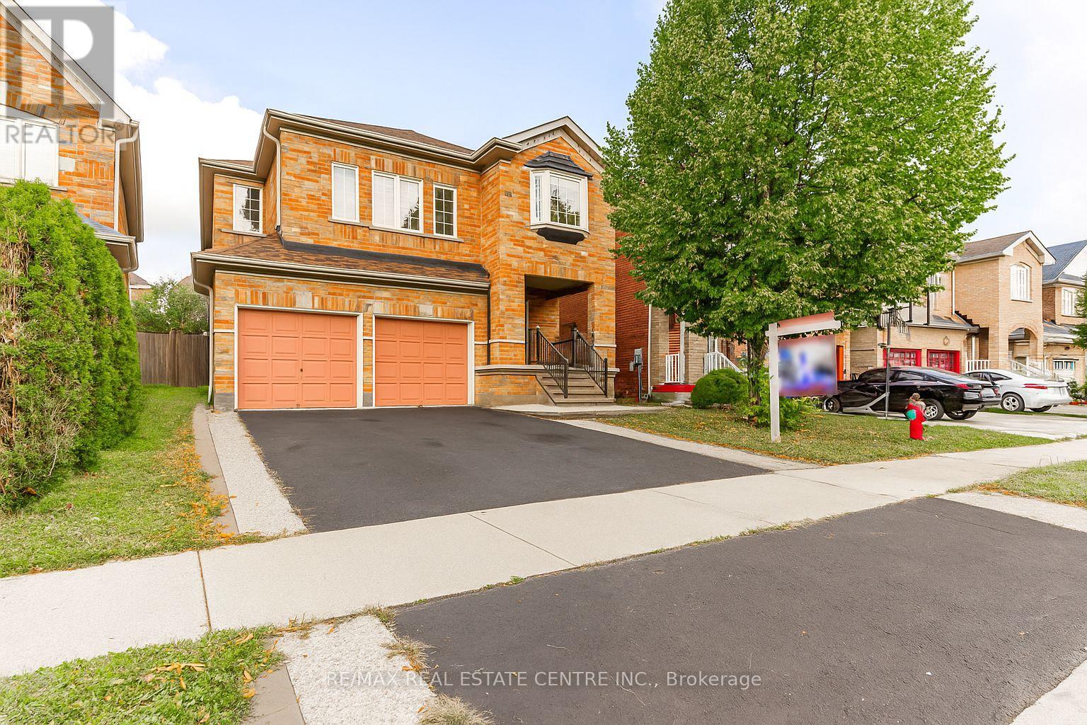 107 Crown Victoria Dr, Brampton, ON L7A 3X9