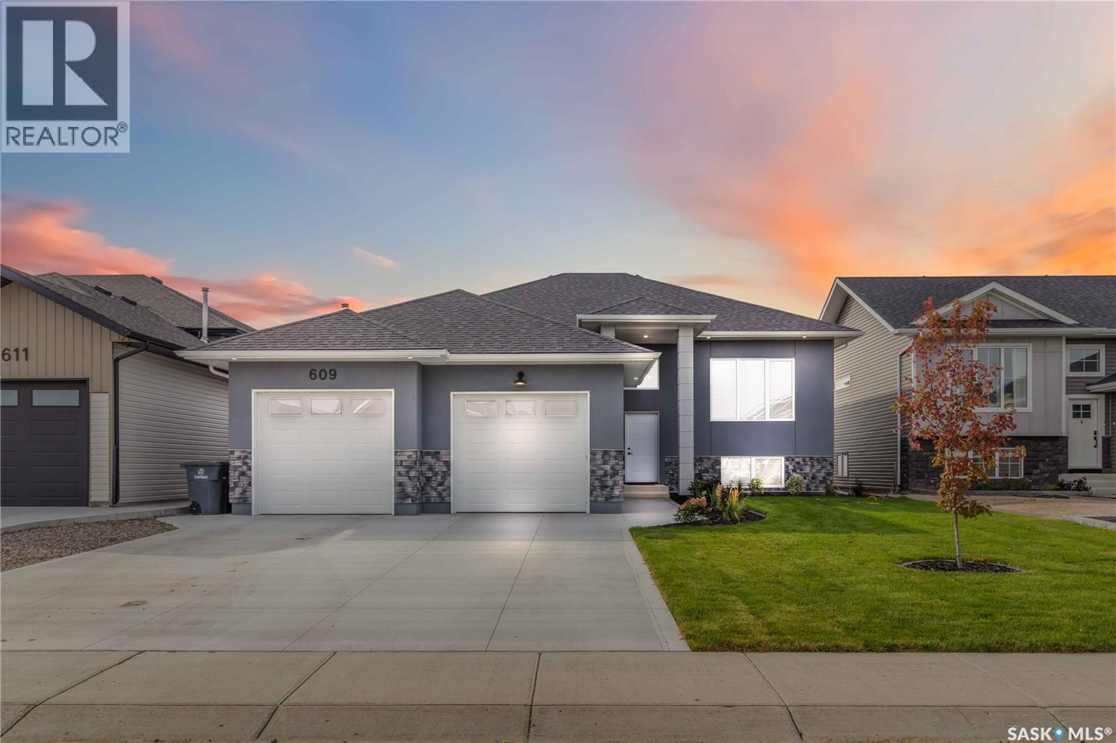 609 Pebble Beach Blvd, Warman, SK S0K 4S4