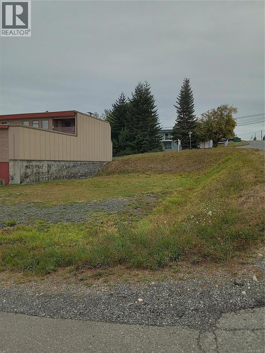 1000 Hemlock St, Campbell River, BC V9W 3E4
