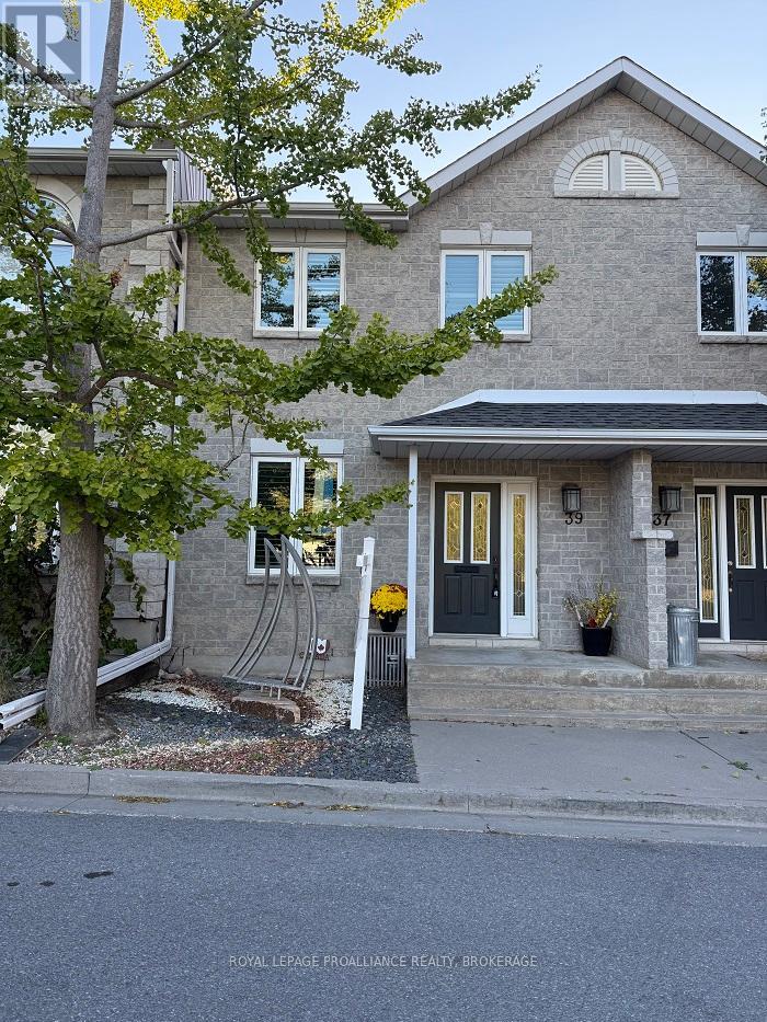 39 Mowat Ave, Kingston, ON K7M 8Y8