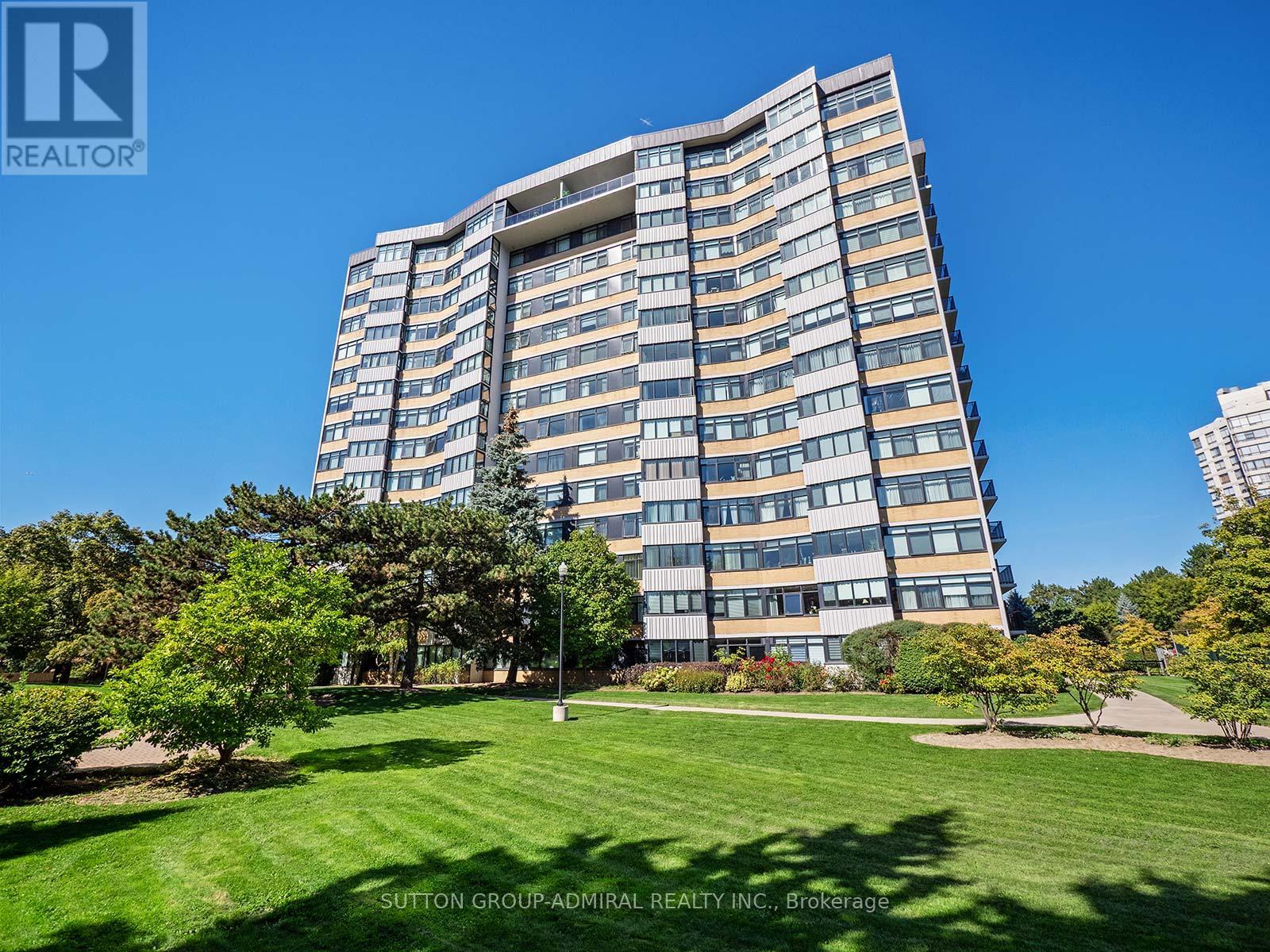 804 90 Fisherville Rd, Toronto, ON M2R 3J9