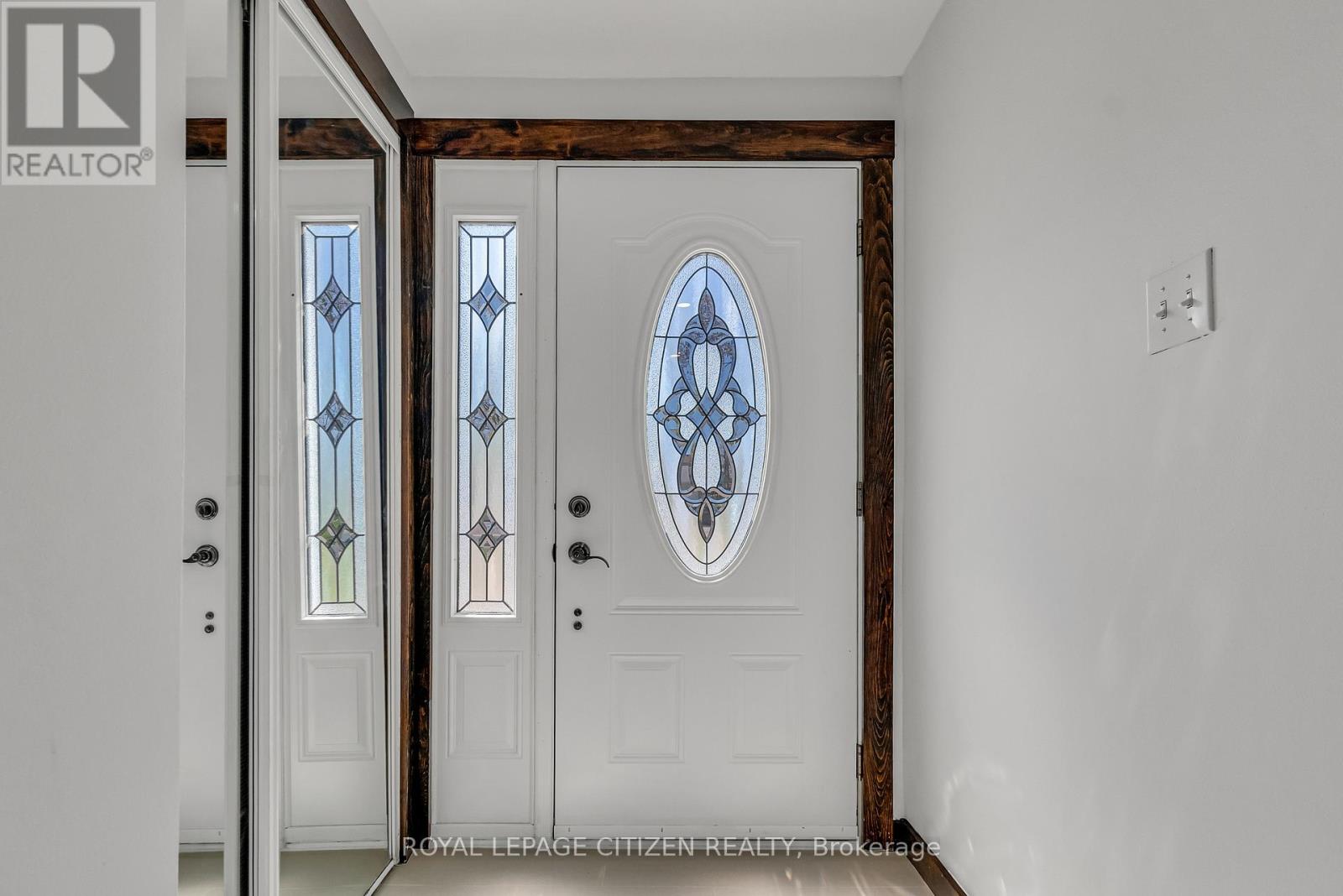 7567 Wildfern Dr, Mississauga, ON L4T 3P7