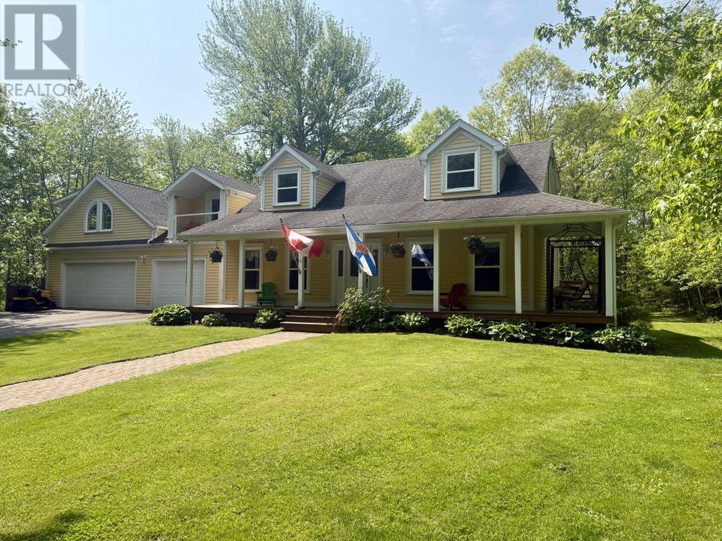 59 Oakland Dr, Lower Onslow, NS B6L 5J6