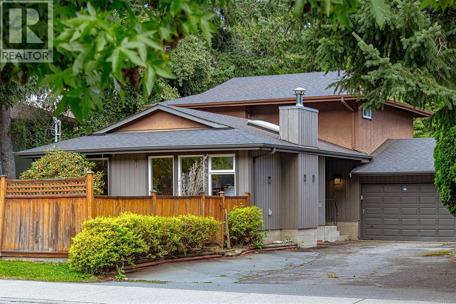 624 Treanor Ave, Langford, BC V9B 5B9