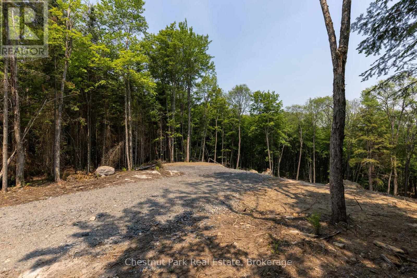 2212 Aspdin Rd, Huntsville, ON P0B 1M0