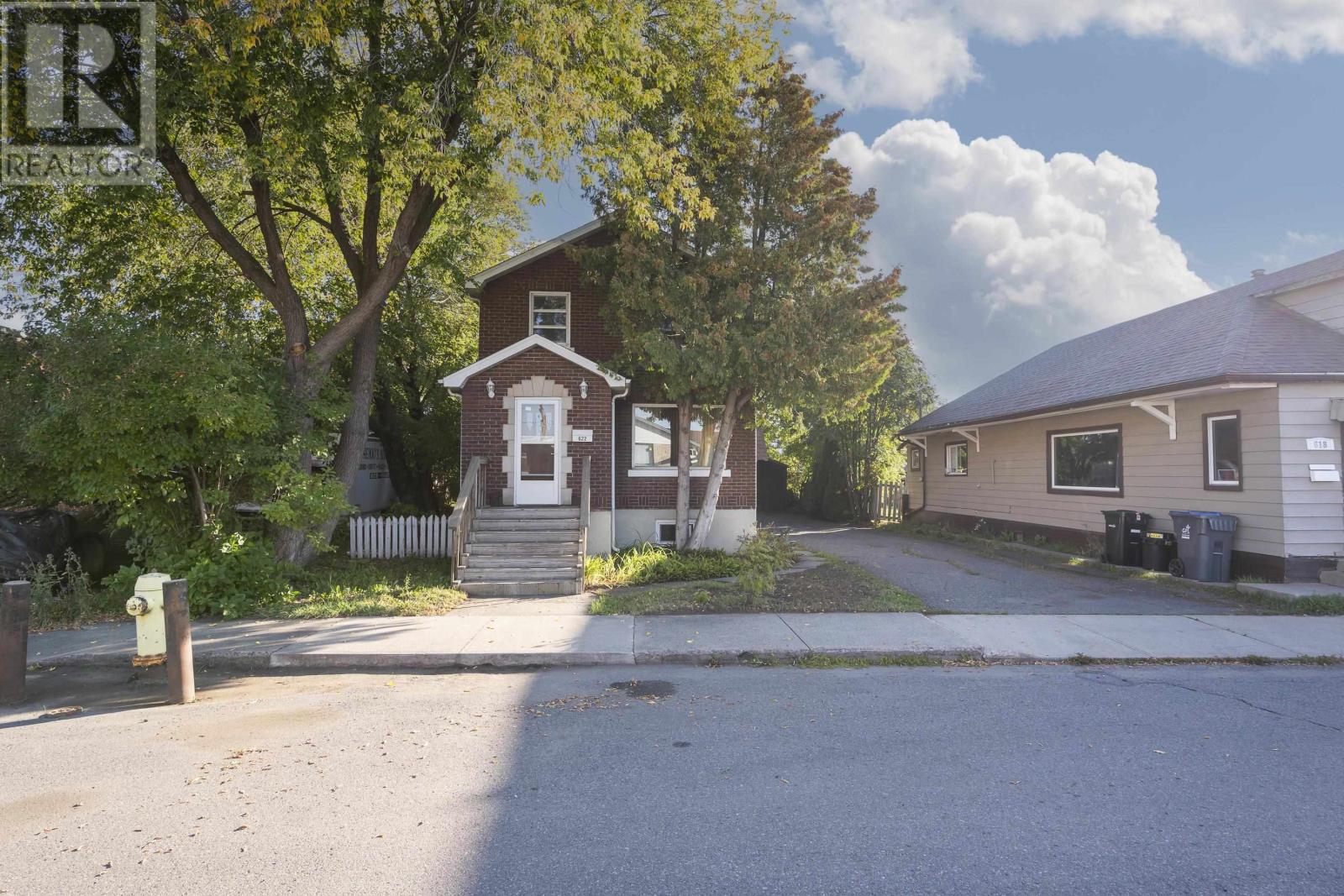 622 Mctavish St, Thunder Bay, ON P7C 3C6