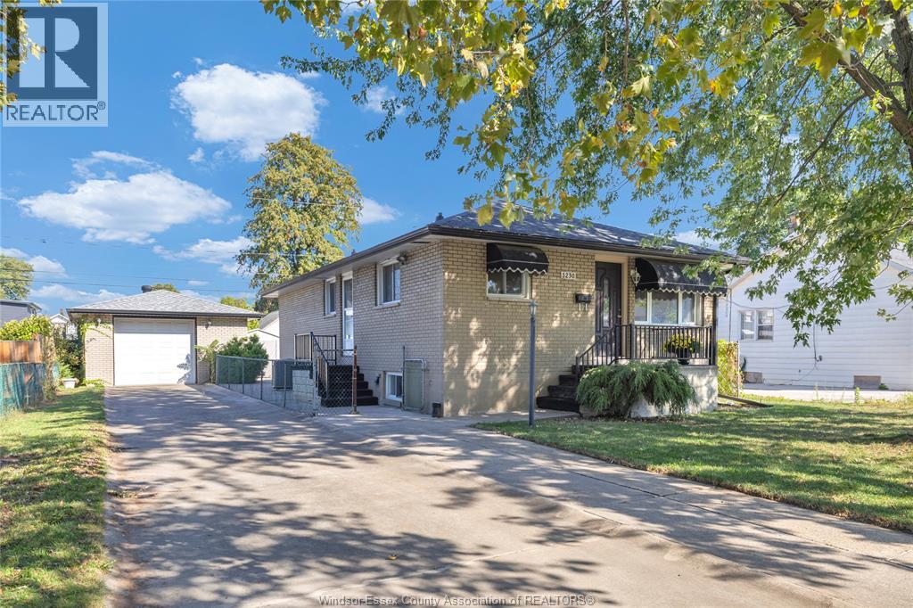 1230 Westcott Rd, Windsor, ON N8Y 4C1