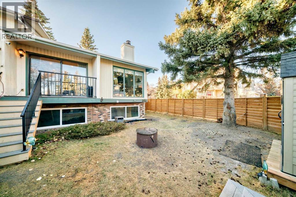 303 Coach Side Rd SW, Calgary, AB T3H 1C7