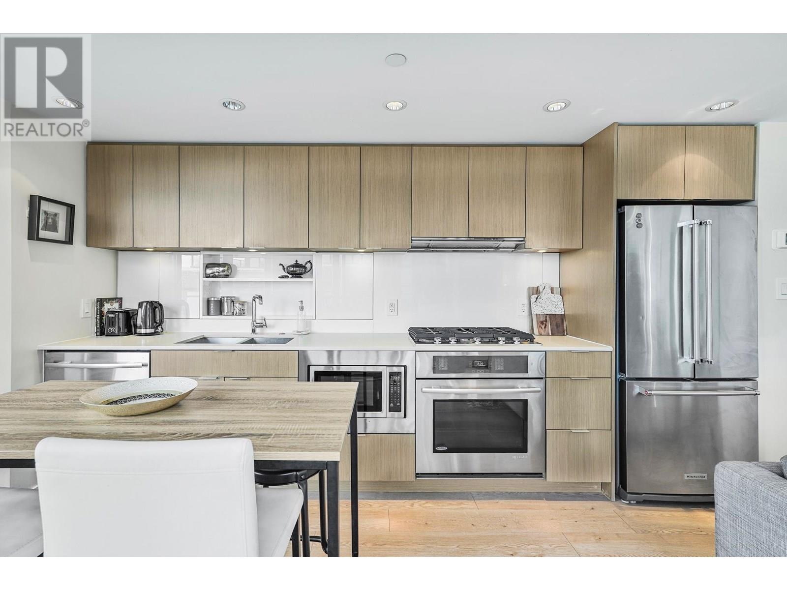 161 E 1st Avenue Unit 803, Vancouver, BC V6A 0G1