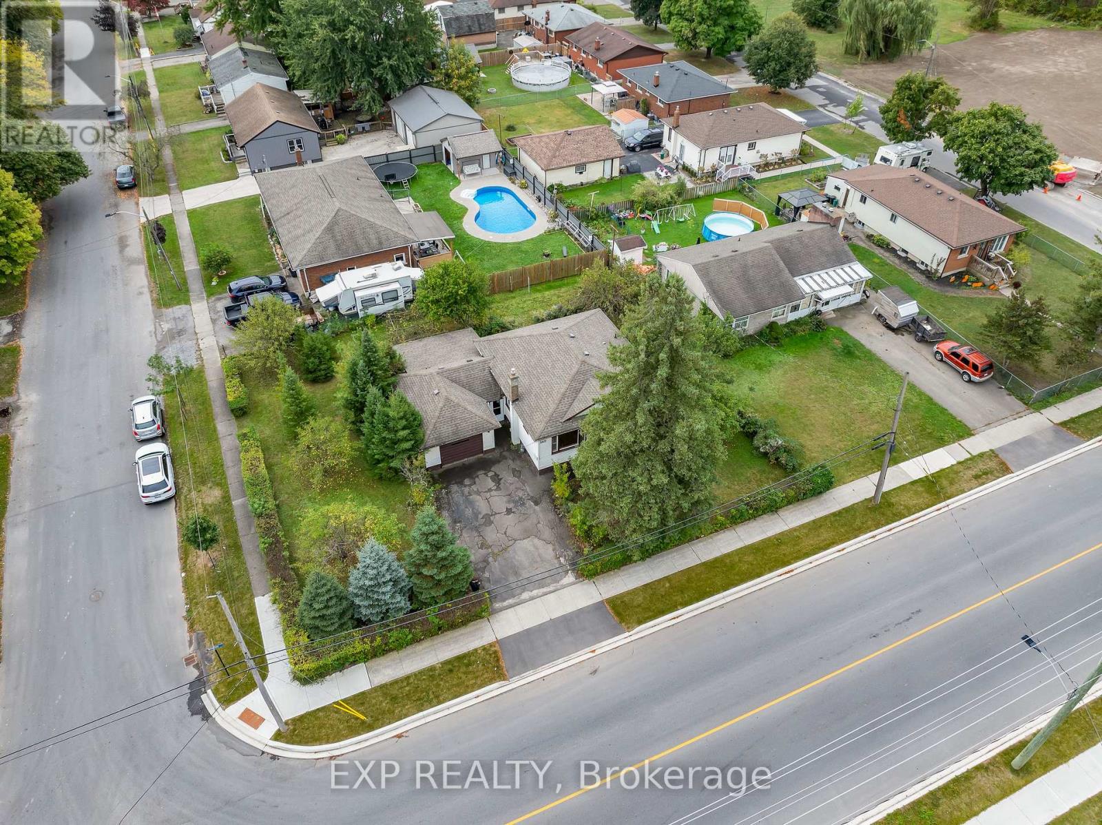 562 Broadway St, Welland, ON L3C 5M5