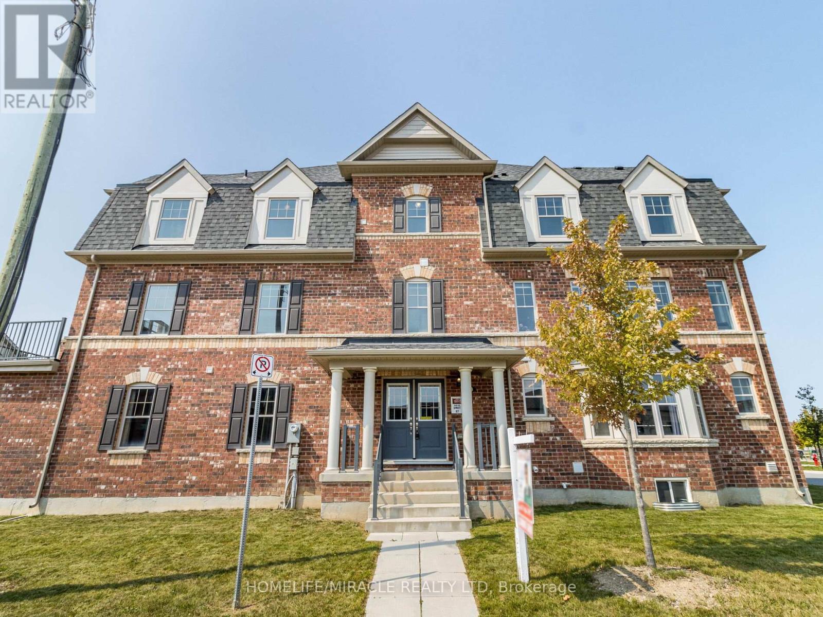43 Finegan Cir, Brampton, ON L7A 4Z7