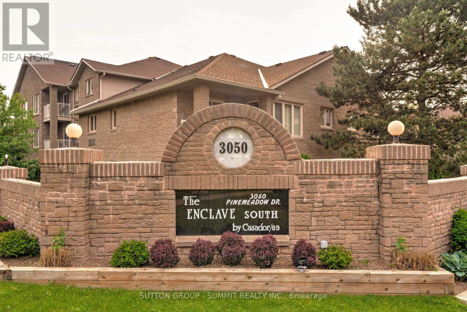 55 3050 Pinemeadow Dr, Burlington, ON L7M 3X5