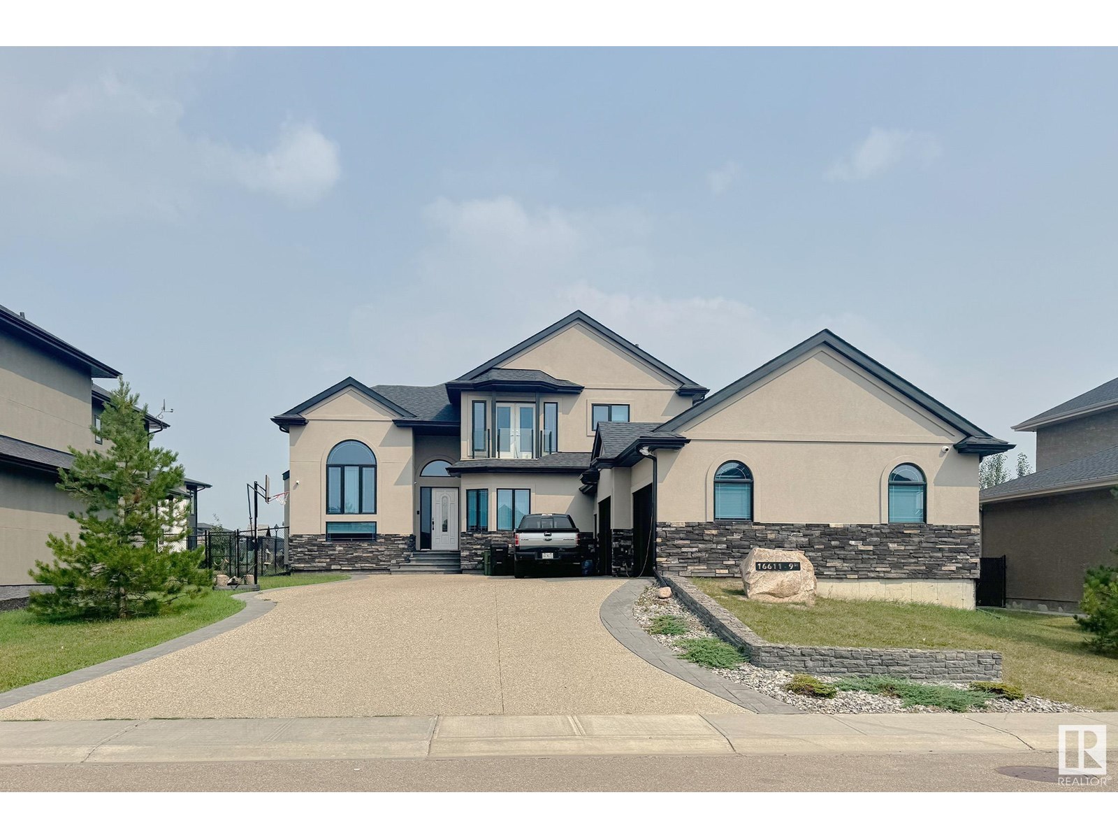 9 St Ne Unit 16611, Edmonton, AB T5Y 0P6
