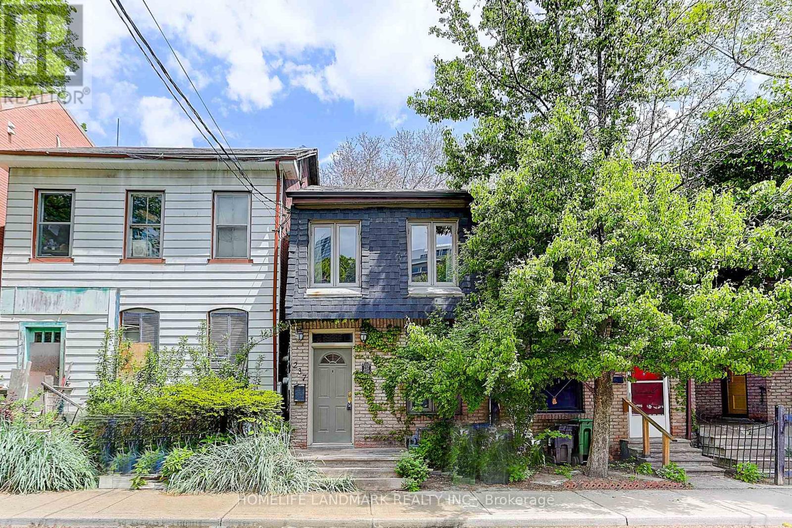 237 Ontario St, Toronto, ON M5A 2V6