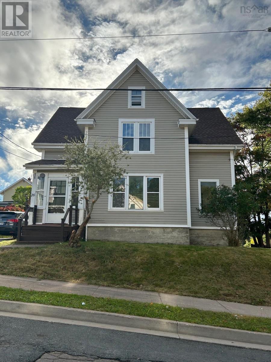 16 Ross St, Truro, NS B2N 4E1